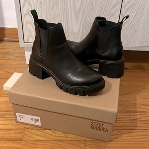 NEW Steve Madden Women’s Howler lug sole boots